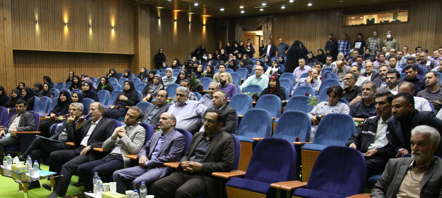 نشست صمیمی رییس دانشگاه با کارکنان برگزار شد