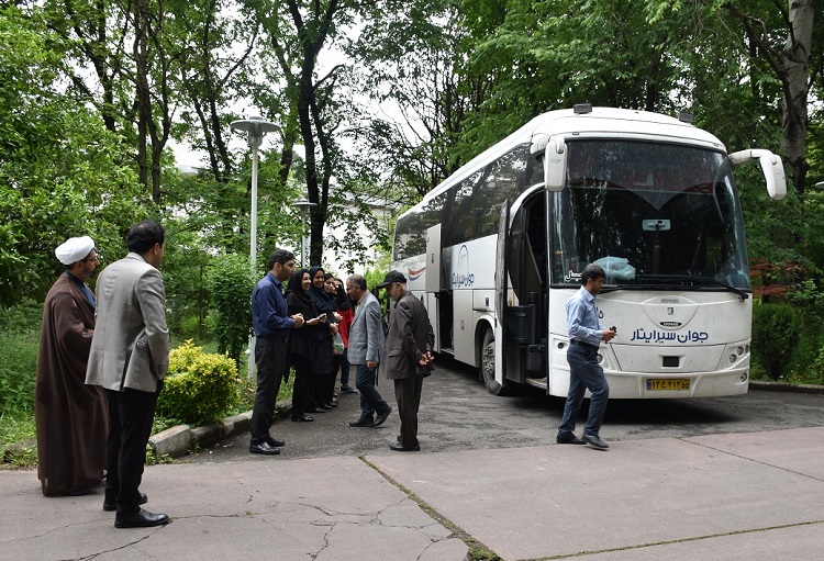 بدرقه کاروان زیارتی دانشجویان دختر پردیس نور