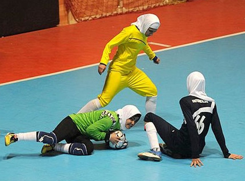 برقراری سانس فوتسال کارکنان و اعضای هیئت علمی؛ ویژه بانوان